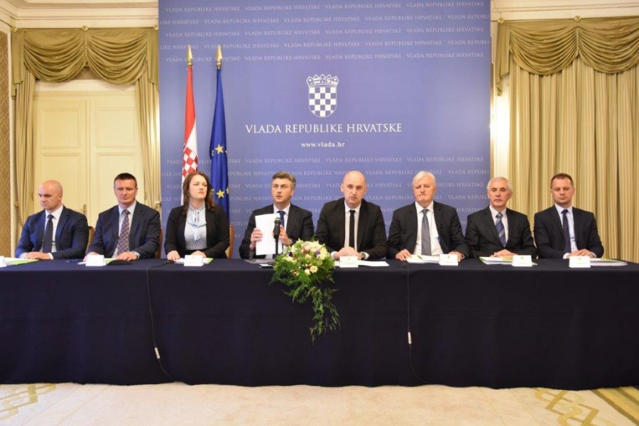 Potpisani Ugovori o financiranju sustava navodnjavanja Baštica II faza-podsustav Smilčić i Lišansko polje- područje Žažvić