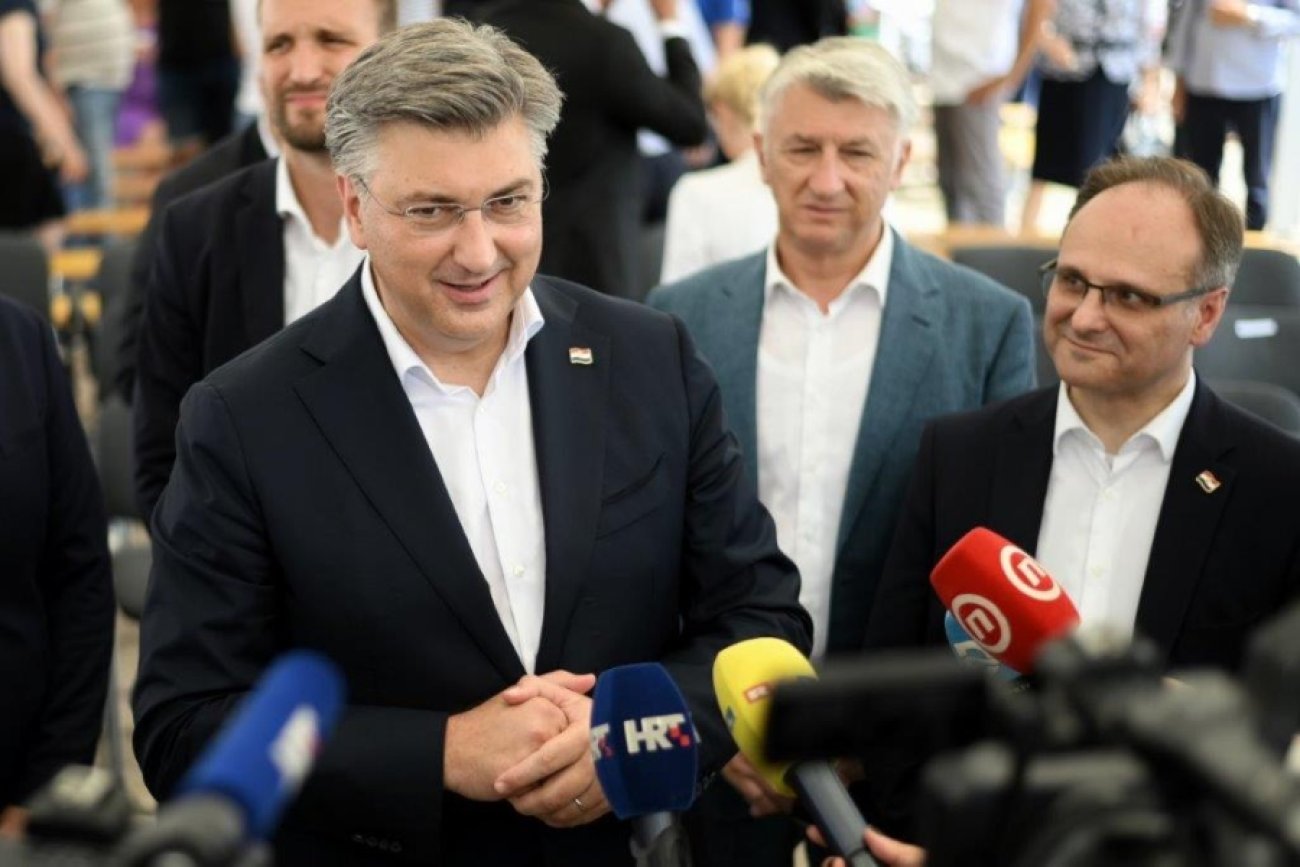 Premijer Andrej Plenković u Salima obišao luku, knjižnicu i tvornicu Mardešić