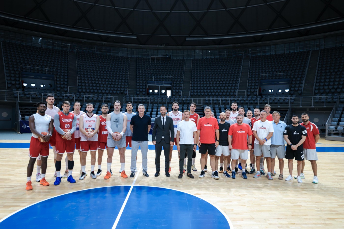 Hrvatska košarkaška reprezentacija na Višnjiku: Župan Bilaver i gradonačelnik Erlić pružili podršku uoči susreta s Latvijom