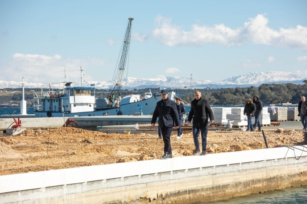 Otok Pašman do ljeta dobiva novu trajektnu luku