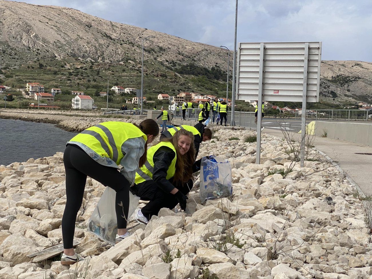 Na Dan planeta Zemlje u Pagu održana akcija čišćenja podmorja i obala