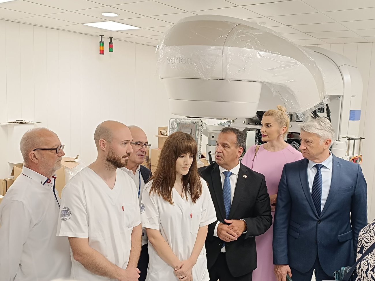 Ministar Beroš u obilasku, novi linearni akcelerator u Zadru bit će u funkciji do kraja godine