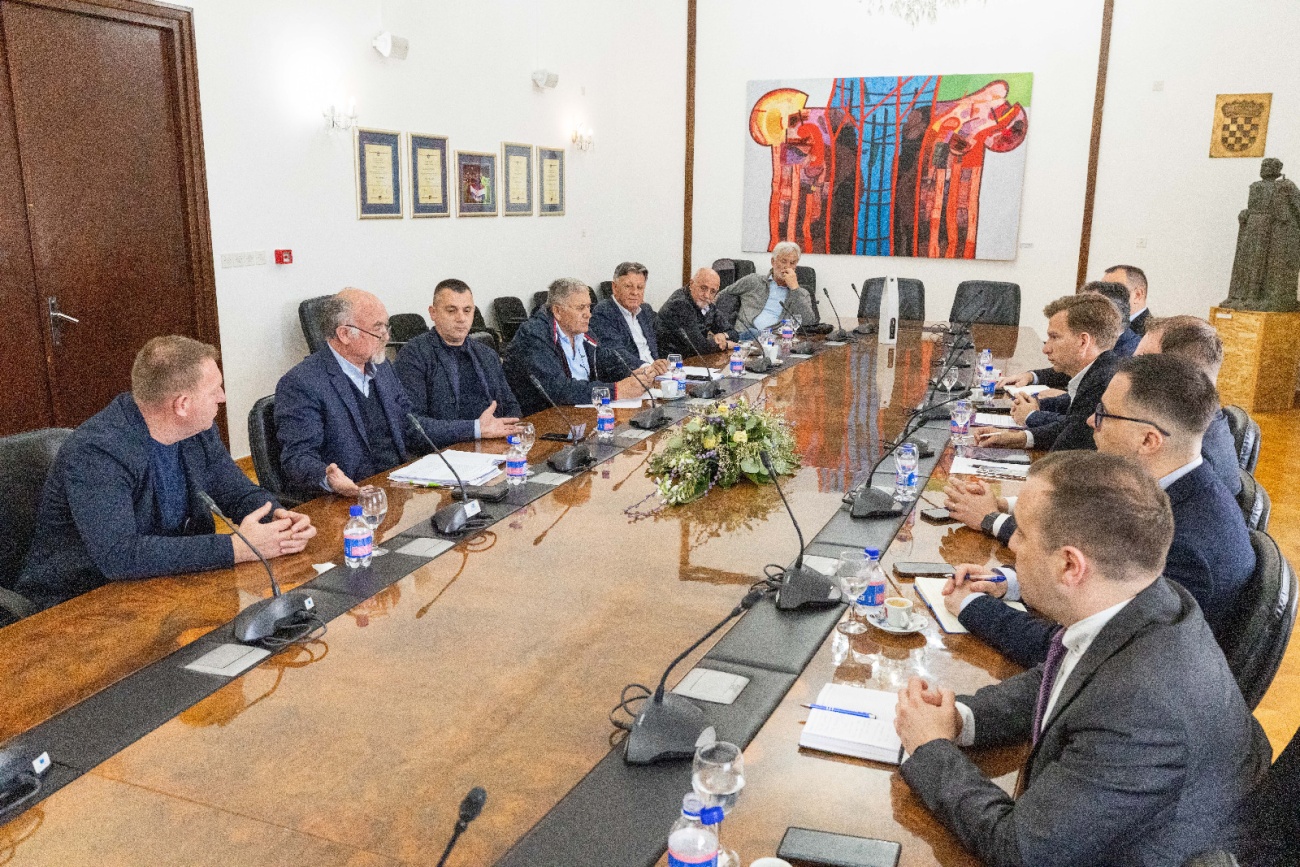 Radni sastanak s vinarima Zadarske županije: Fokus na snažnijem brendiranju lokalnih vina