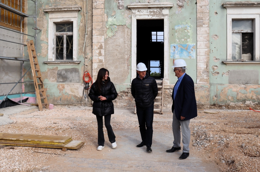Župan i Kolega u obilasku: Radovi na hospiciju u Babindubu napreduju predviđenom dinamikom