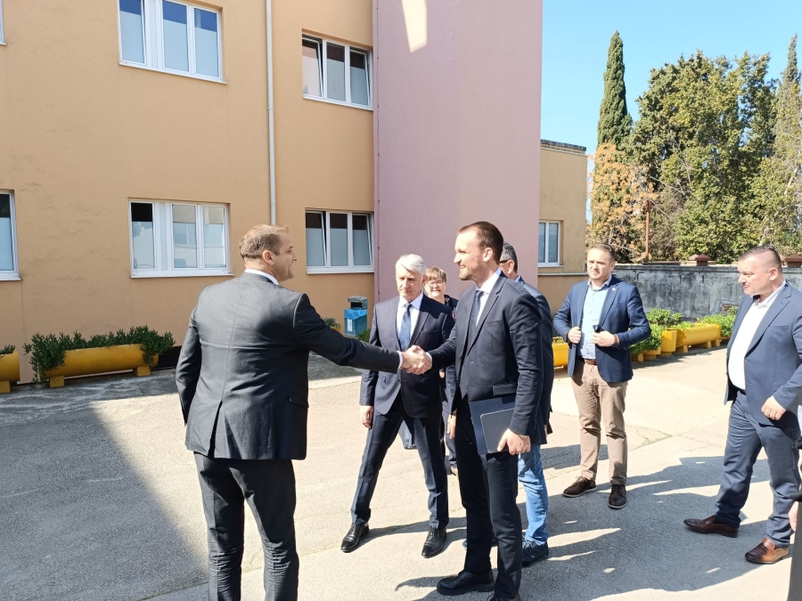 Ministar Erlić uručio ugovor, biogradska bolnica predstavila projekt zdravstvenog turizma