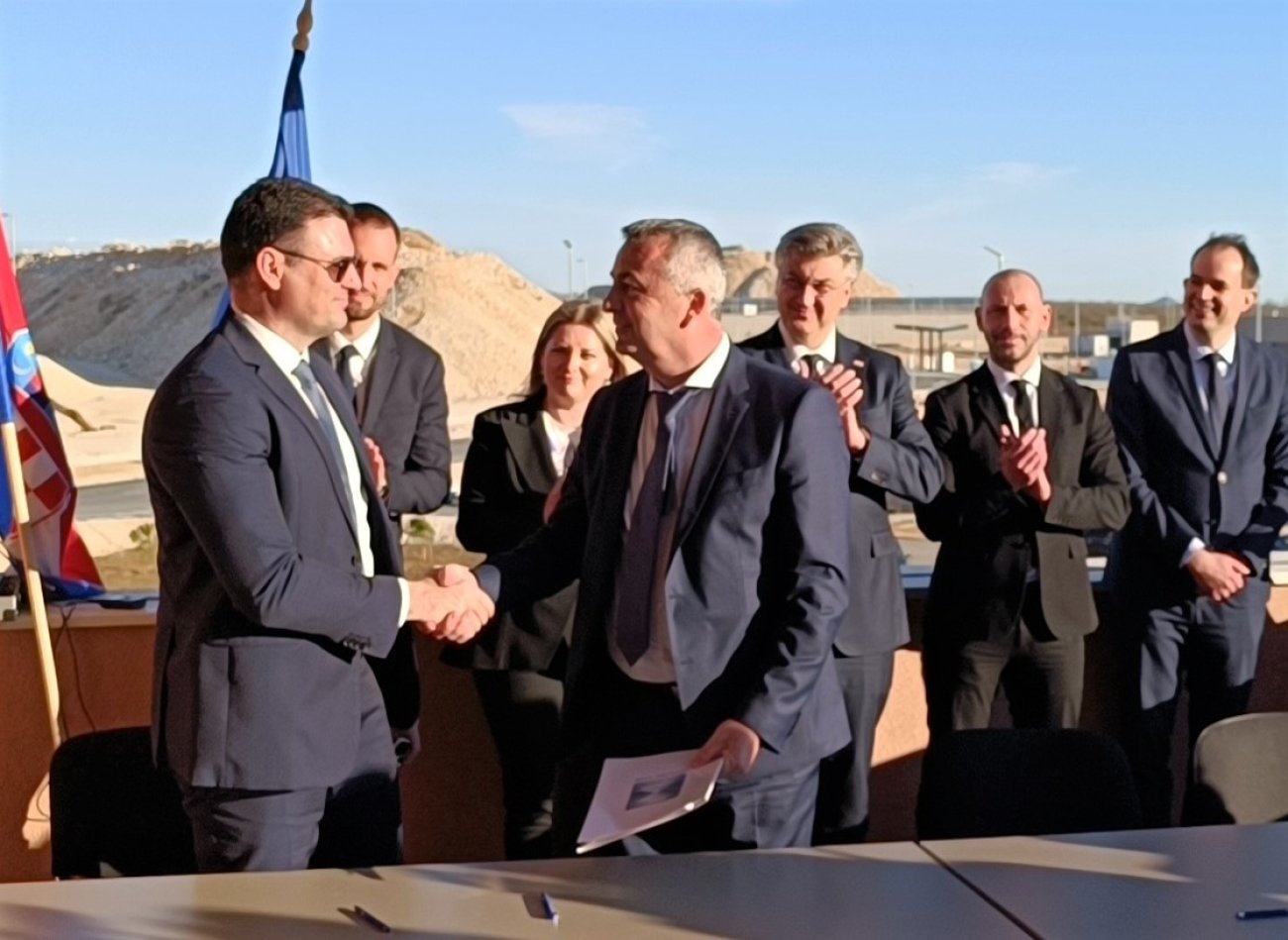 Potpisani ugovori: Kreće završna faza vodovodizacije Zadarske županije, gradi se nova cesta od Poličnika do CGO-a, a Obrovac će dobiti uređenu šetnicu