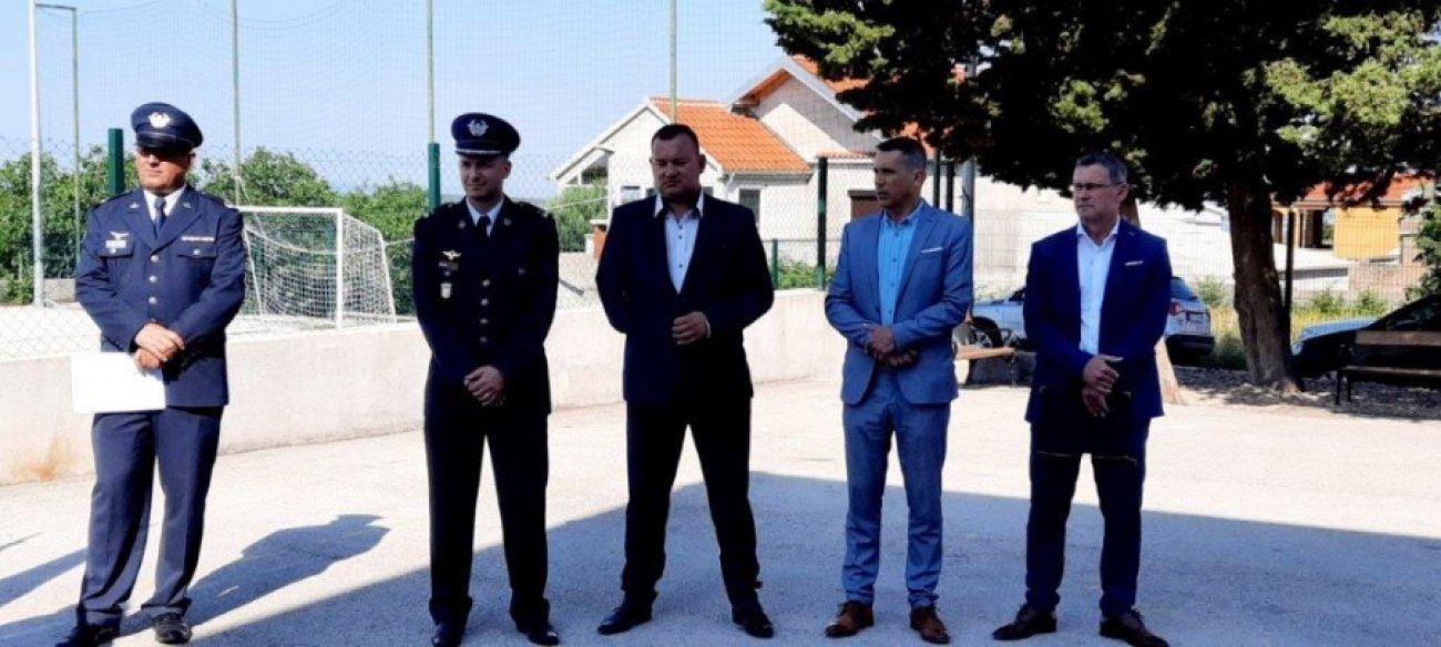 Održana prezentacija radova Hrvatske vojske u osnovnoj školi u Radovinu