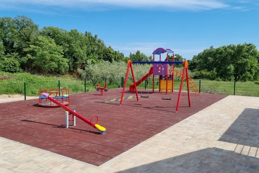 Javni poziv za prijavu programa/projekata za financiranje uređenja i opremanja dječjih igrališta iz Proračuna Zadarske županije za 2022. godinu