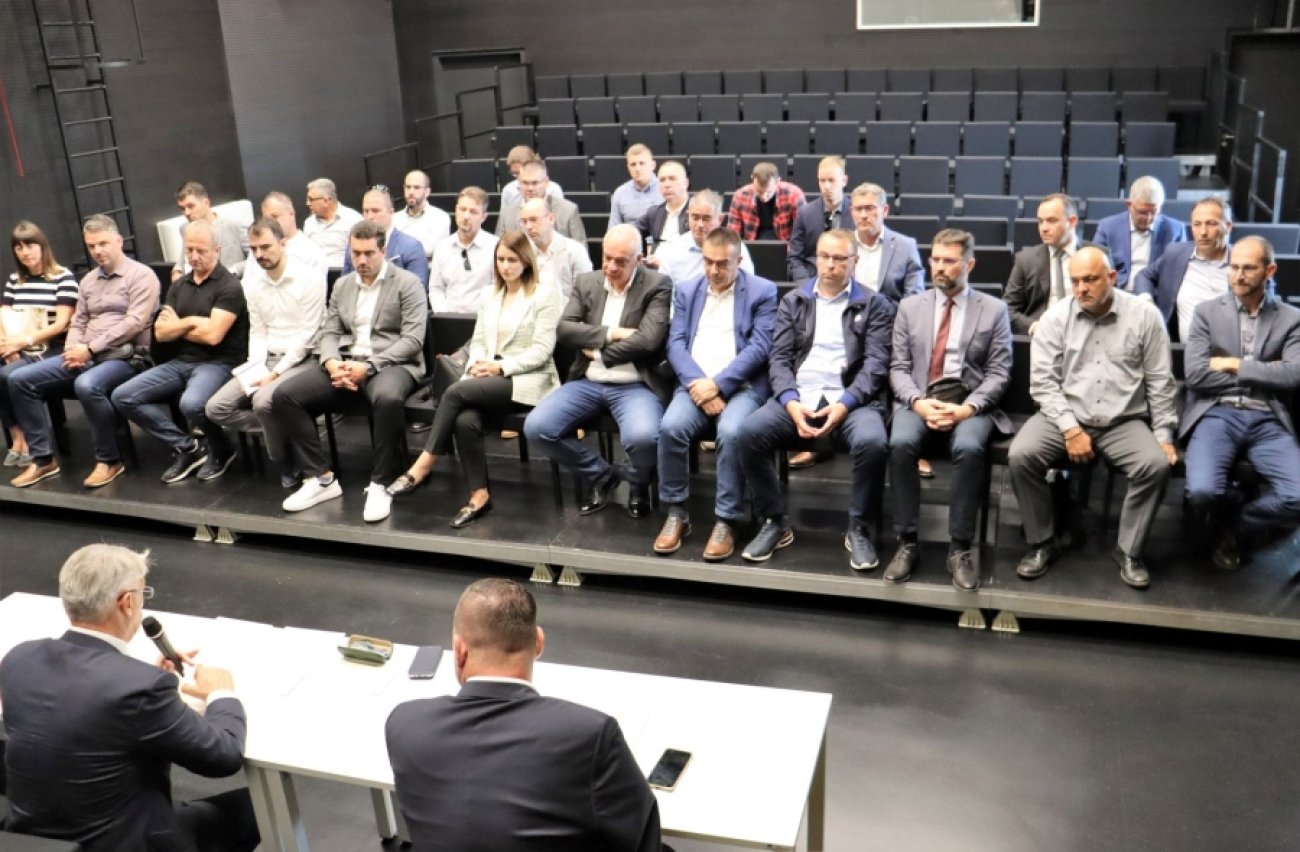 Sastanak župana s gradonačelnicima i načelnicima: Očekuje nas izazovna 2023. godina