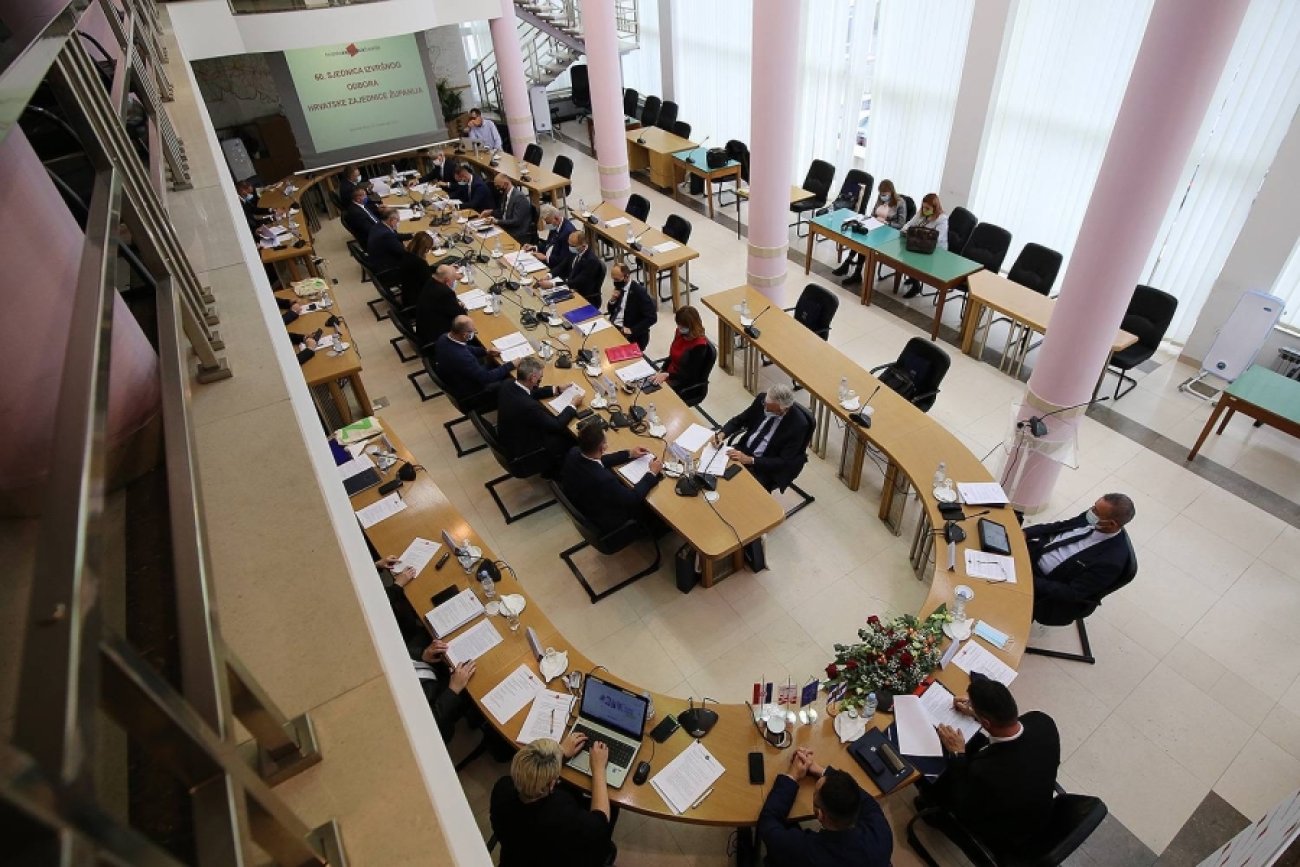 Župani u Slavonskom Brodu o aktualnostima u obrazovanju, zdravstvu i javnom prijevozu