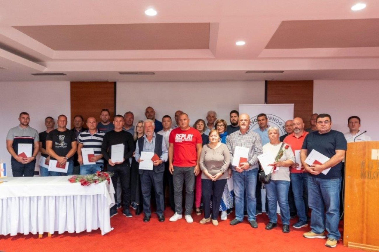 Plakete i priznanja za 34 darivatelja krvi